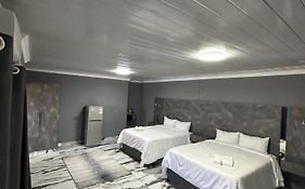 Harry'S Luxury Guest House